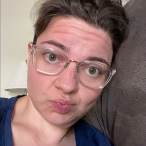 Meet your Posher, Stacy